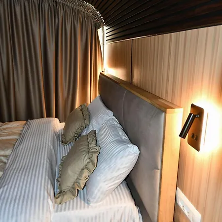 Capsule House Theth Hotel