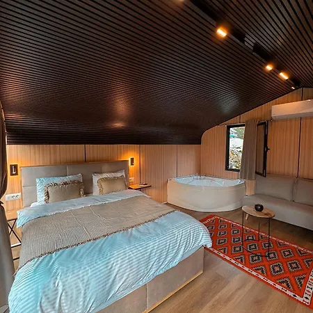 Hotel Capsule House Theth Shkodër
